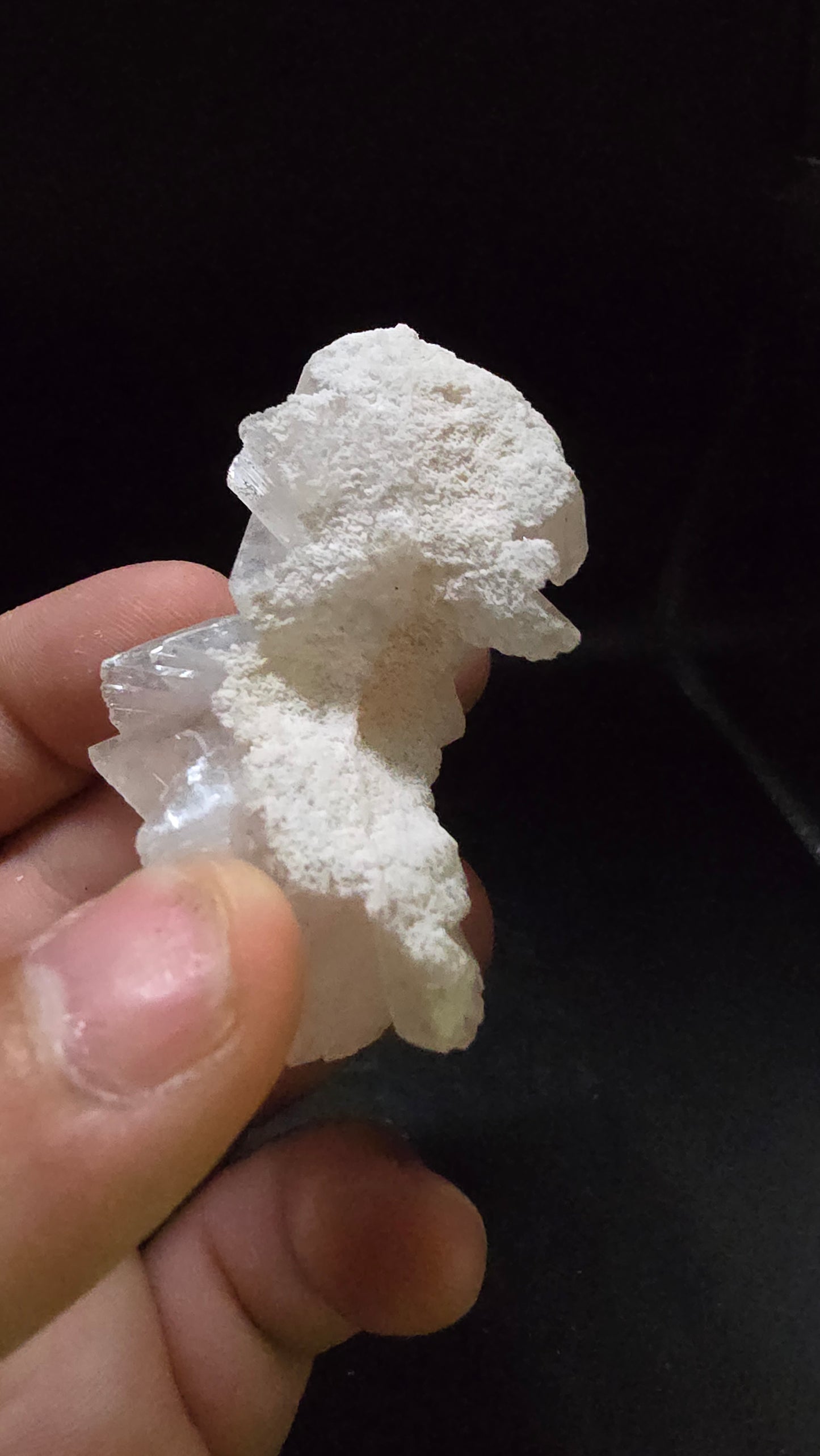White Pearl Heulandite Crown Formation – Maharashtra, India – 0.09 lbs