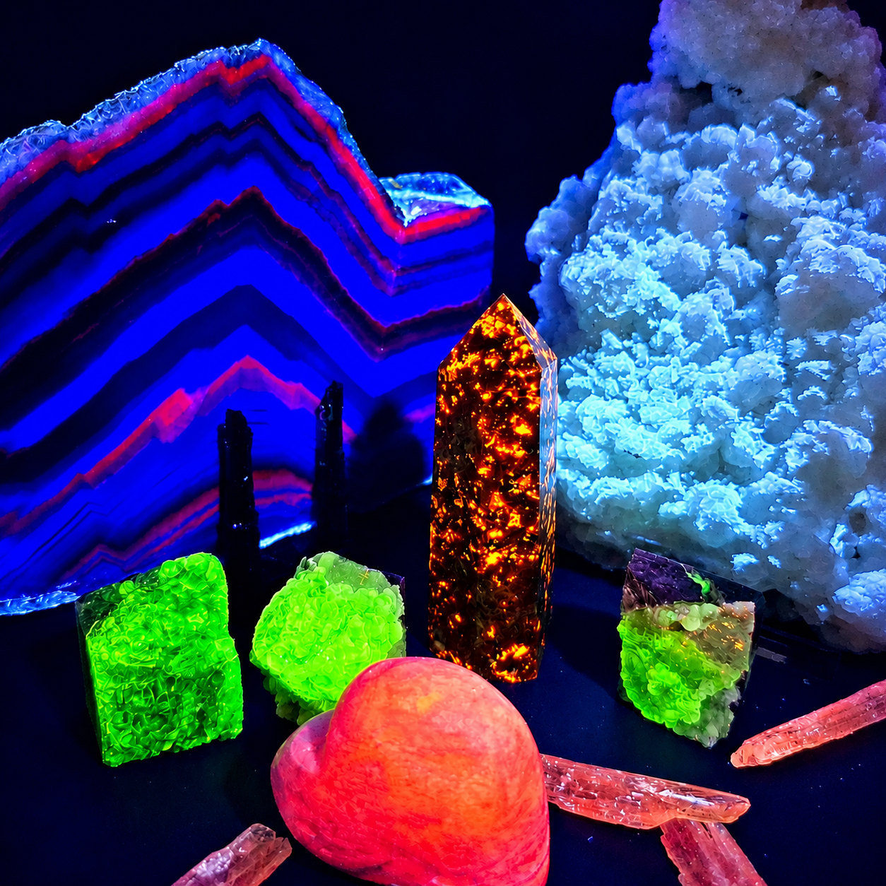 Fluorescent Minerals & UV Reactive Specimens