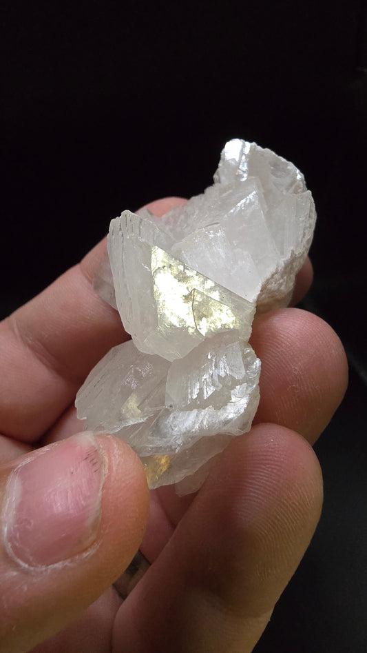 White Pearl Heulandite Crown Formation – Maharashtra, India – 0.09 lbs