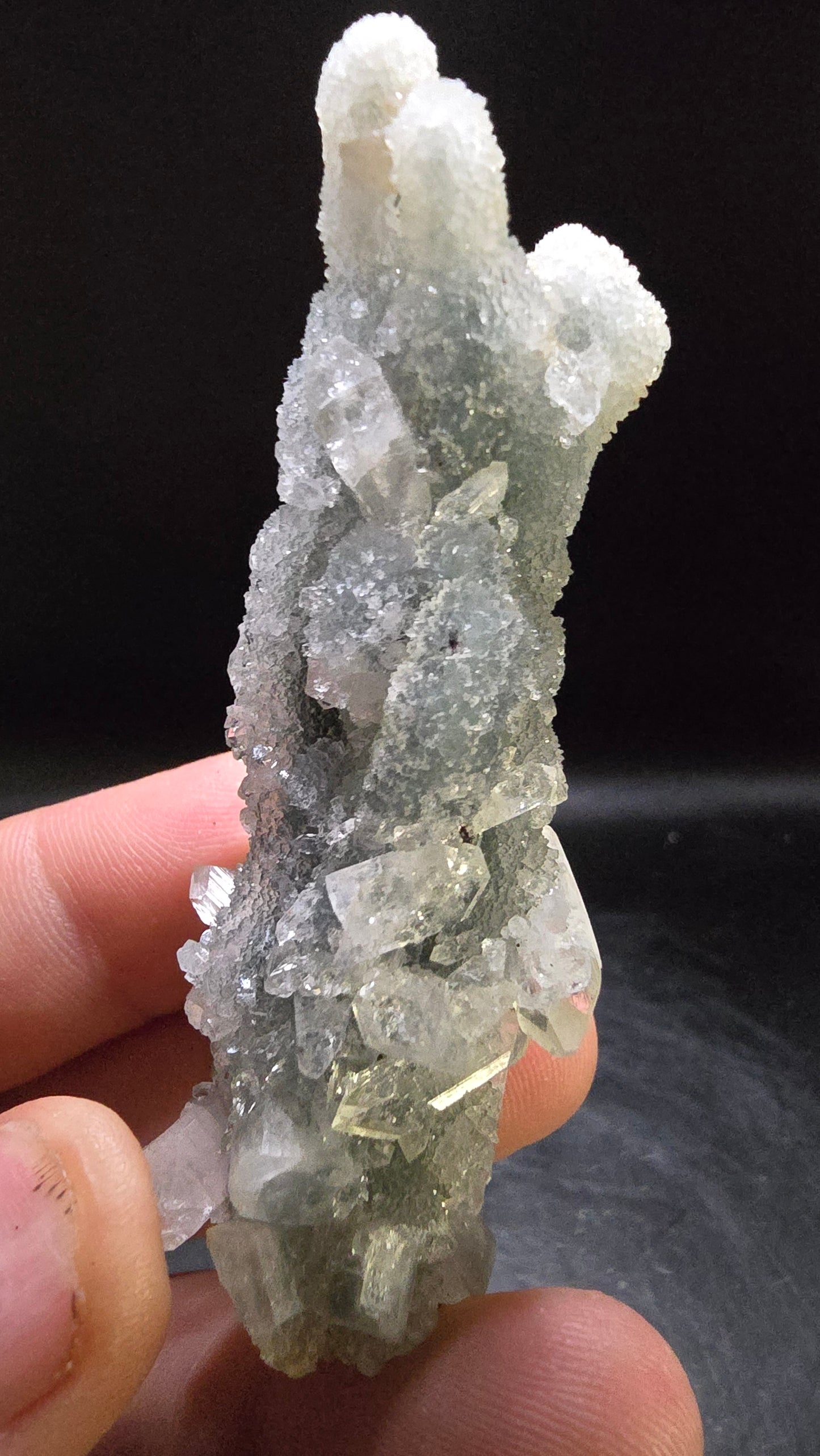 Midnight Apophyllite – Maharashtra, India – 0.09 lbs
