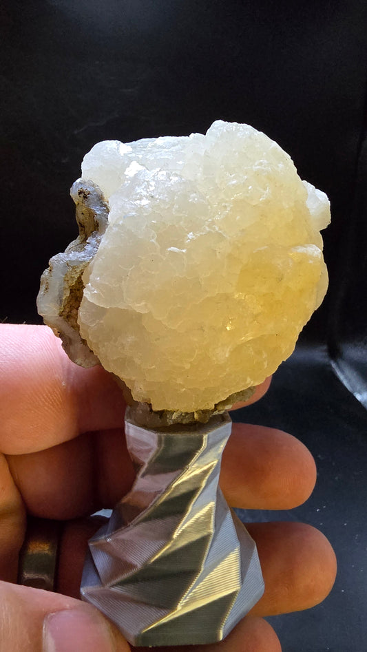White Stilbite on Iron-Stained Chalcedony – Maharashtra, India – 100 grams