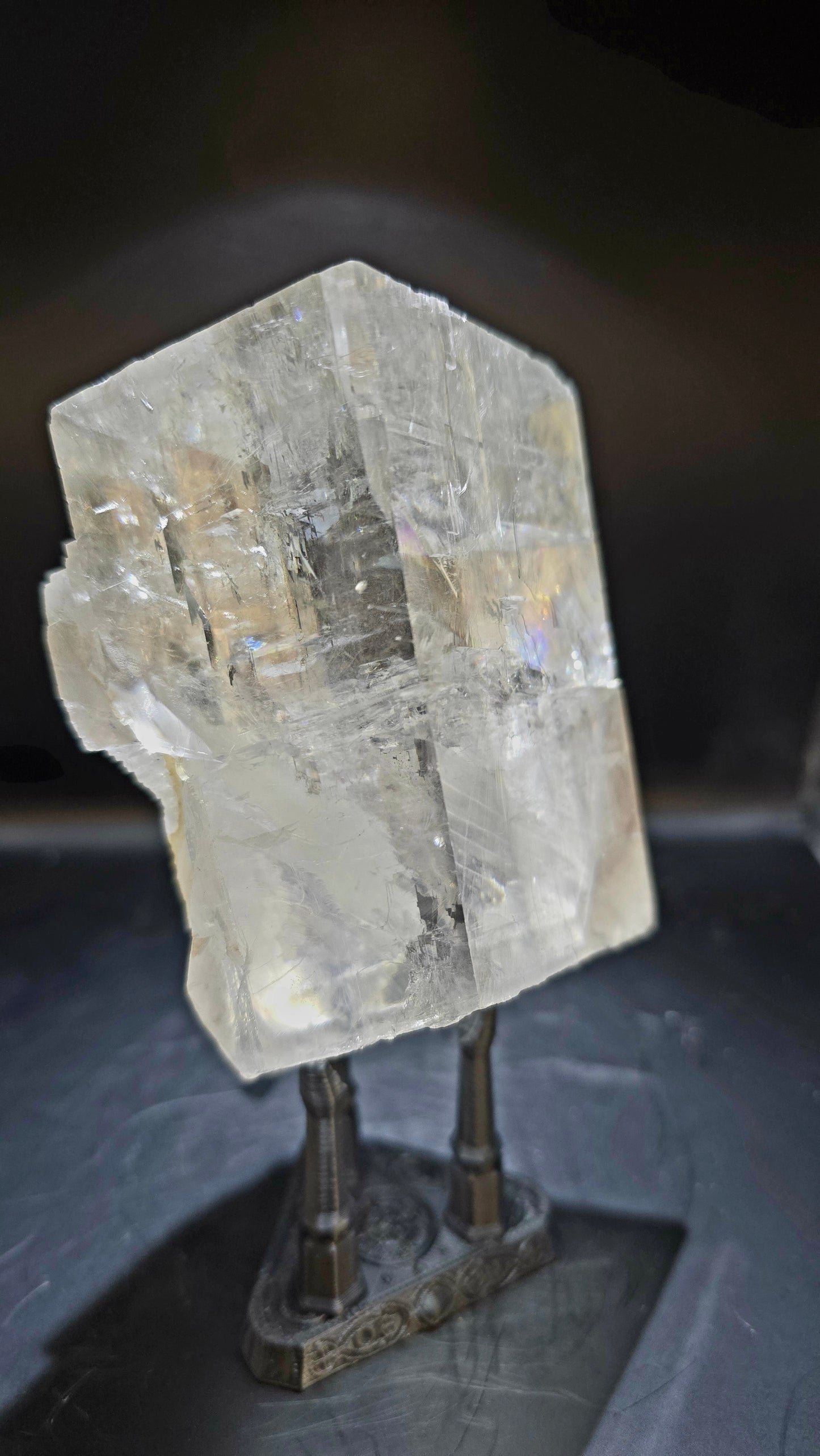 Optical Calcite (Iceland Spar Variety) – Maharashtra, India – UV Reactive – 1.02 lbs