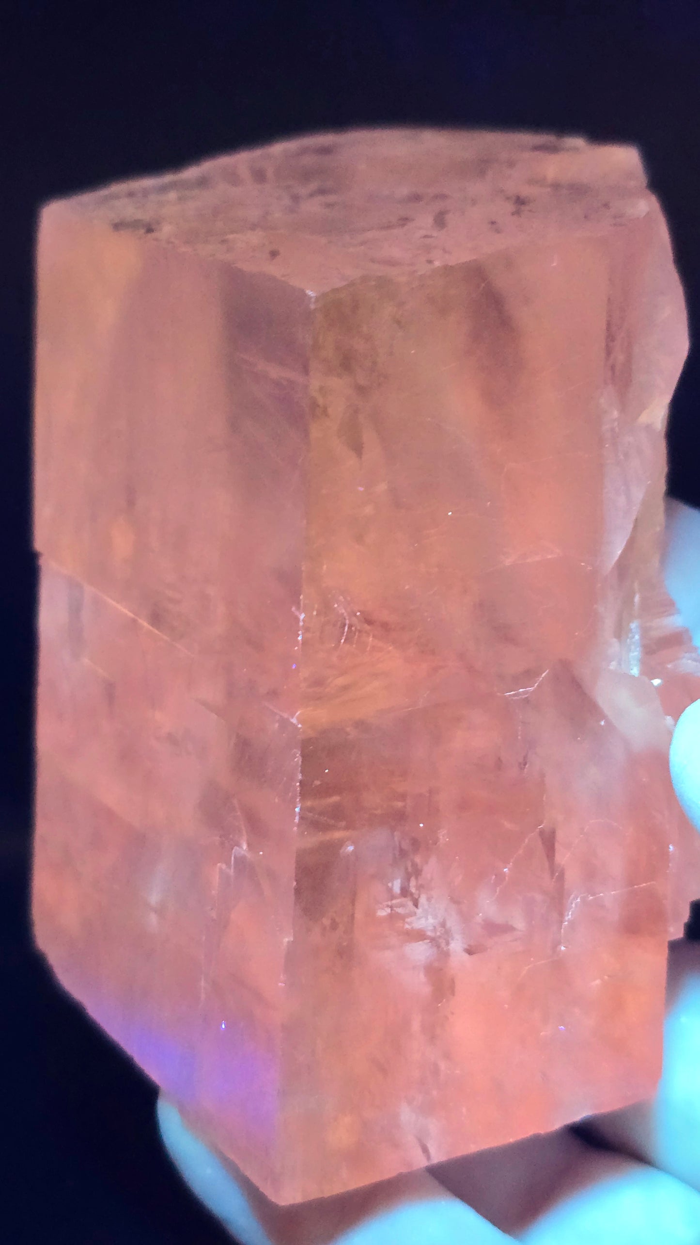 Optical Calcite (Iceland Spar Variety) – Maharashtra, India – UV Reactive – 1.02 lbs
