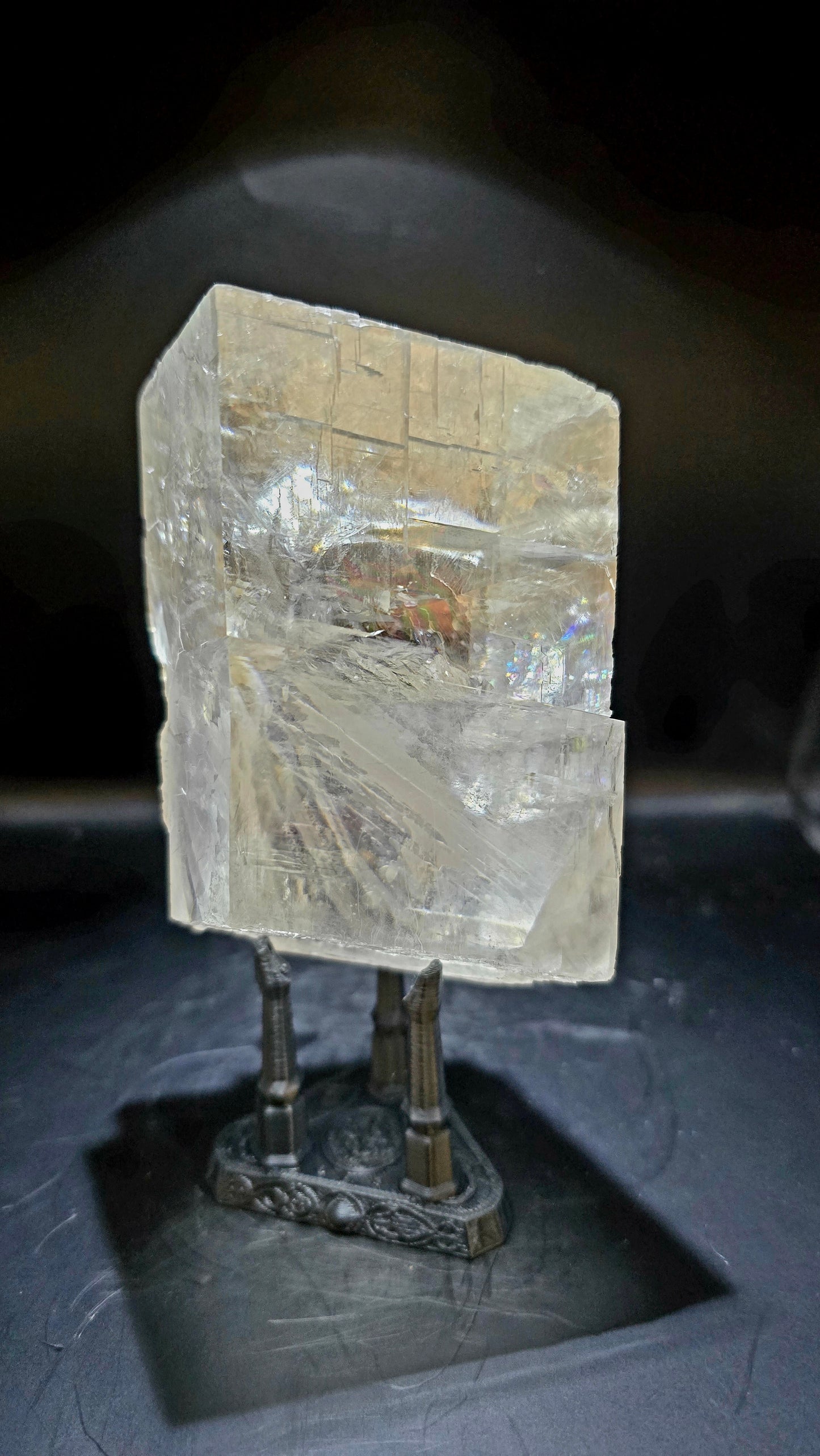 Optical Calcite (Iceland Spar Variety) – Maharashtra, India – UV Reactive – 1.02 lbs