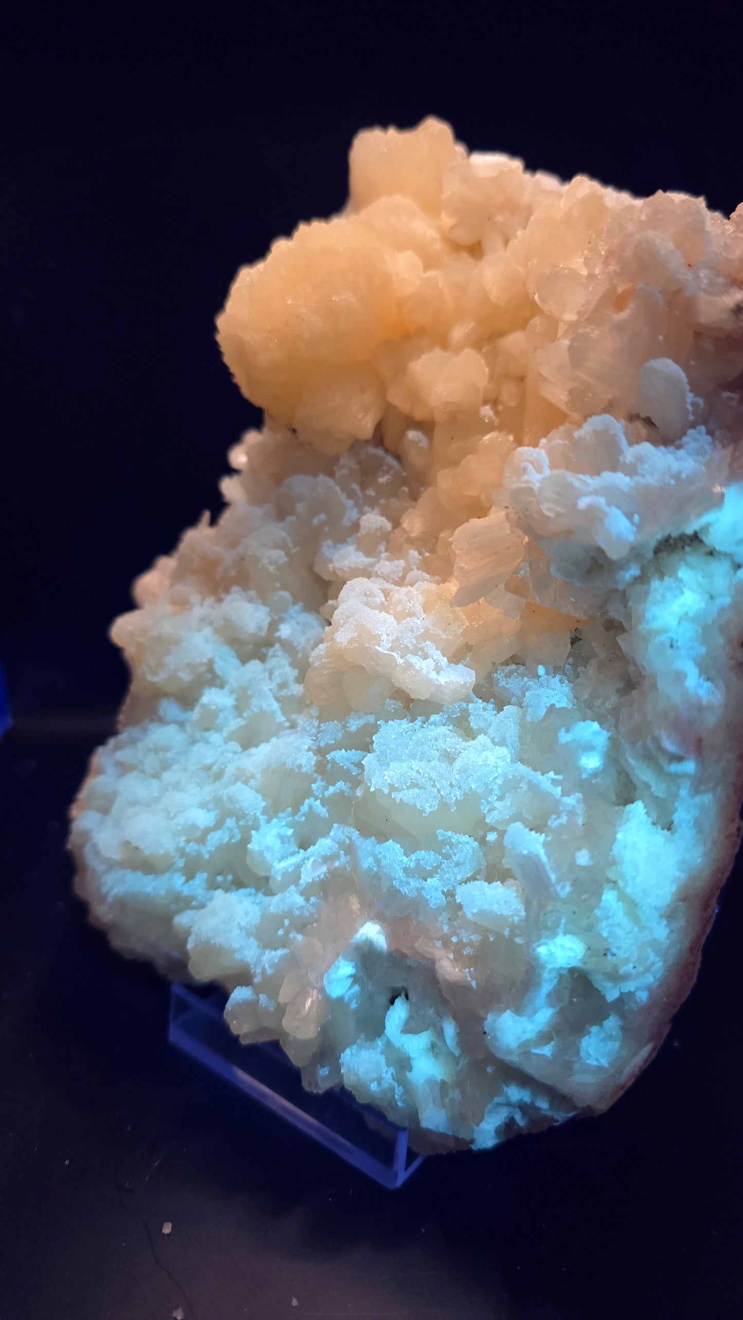 Stilbite Formation with UV Reactive Calcite Druzy – Maharashtra, India – 2.88 lbs