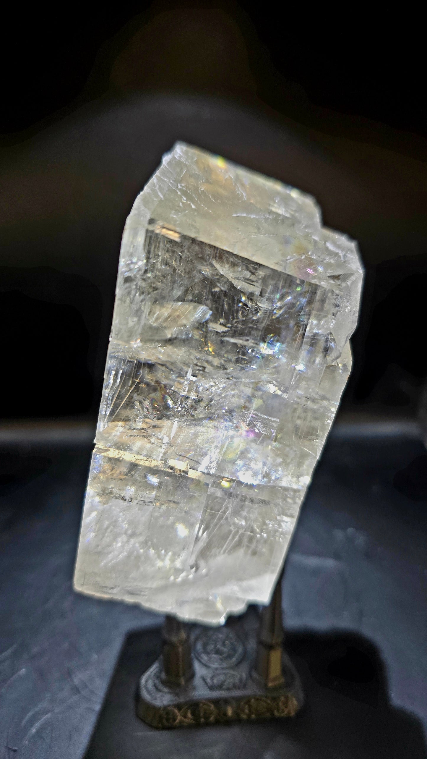 Optical Calcite (Iceland Spar Variety) – Maharashtra, India – UV Reactive – 1.02 lbs