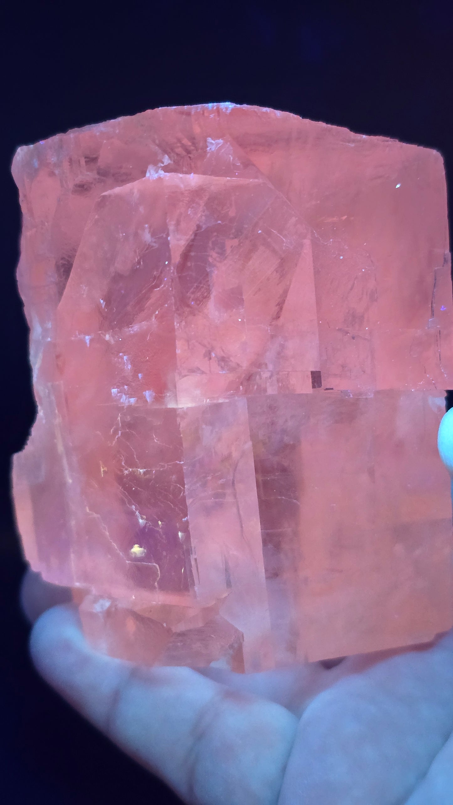 Optical Calcite (Iceland Spar Variety) – Maharashtra, India – UV Reactive – 1.02 lbs