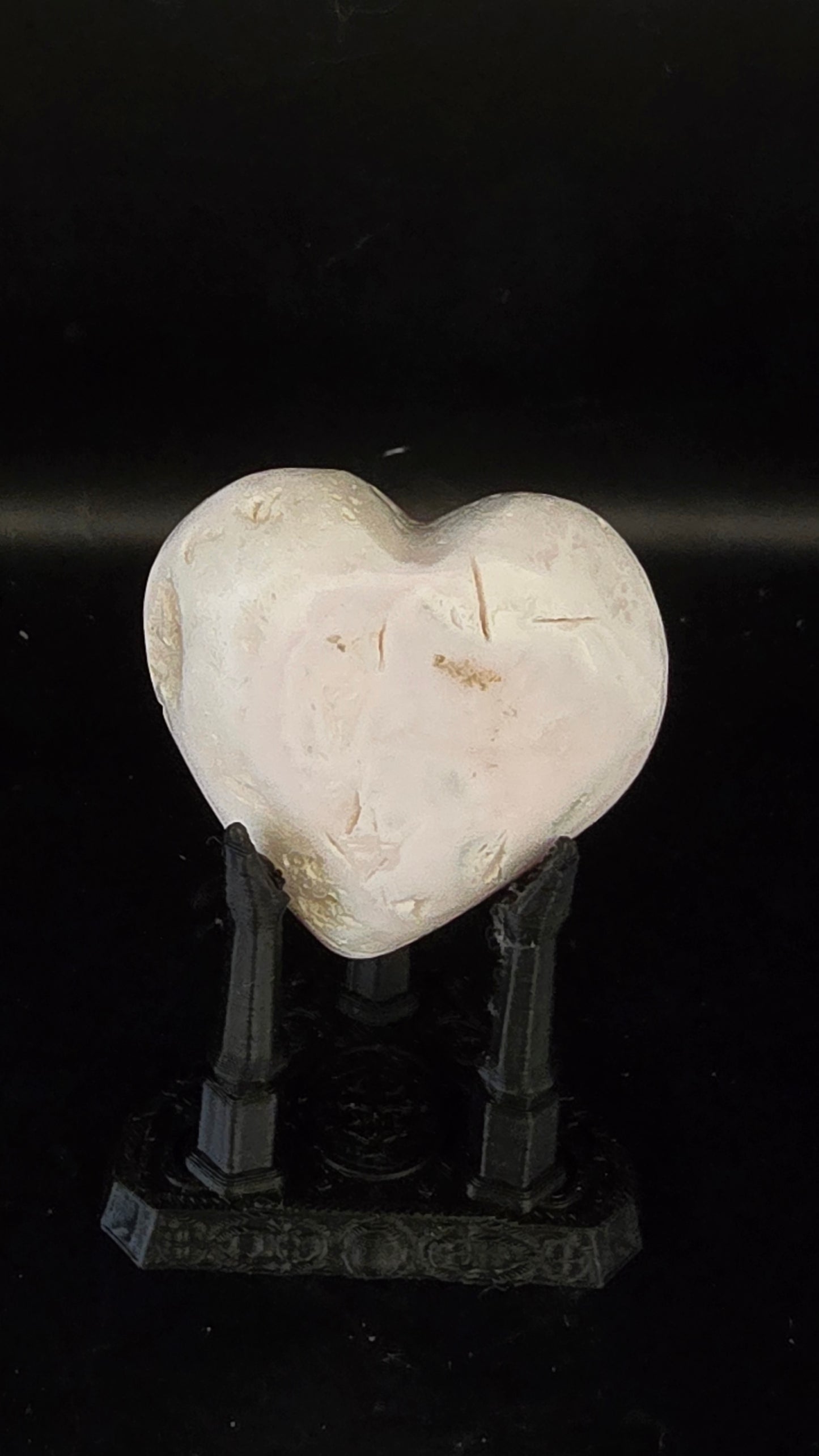 Manganoan Calcite Heart – UV Reactive – Peru – 2.1 oz